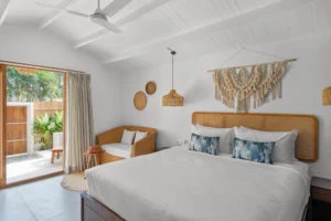 Azora, Goa